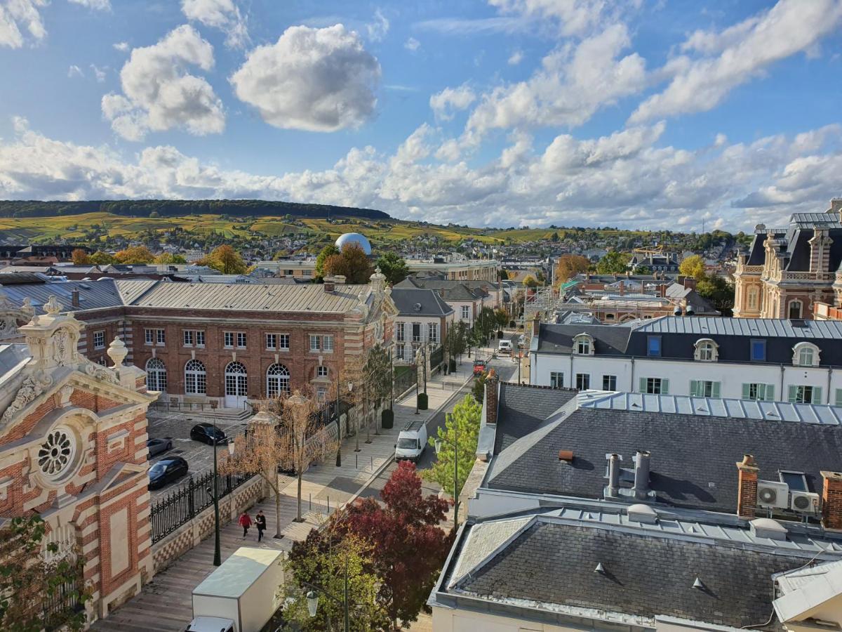 L'Epopee Panoramique - Parking - Avenue De Champagne - Epernay Daire Dış mekan fotoğraf