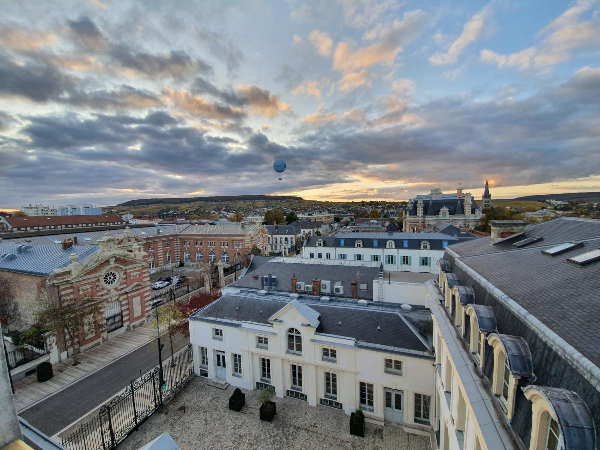 L'Epopee Panoramique - Parking - Avenue De Champagne - Epernay Daire Oda fotoğraf