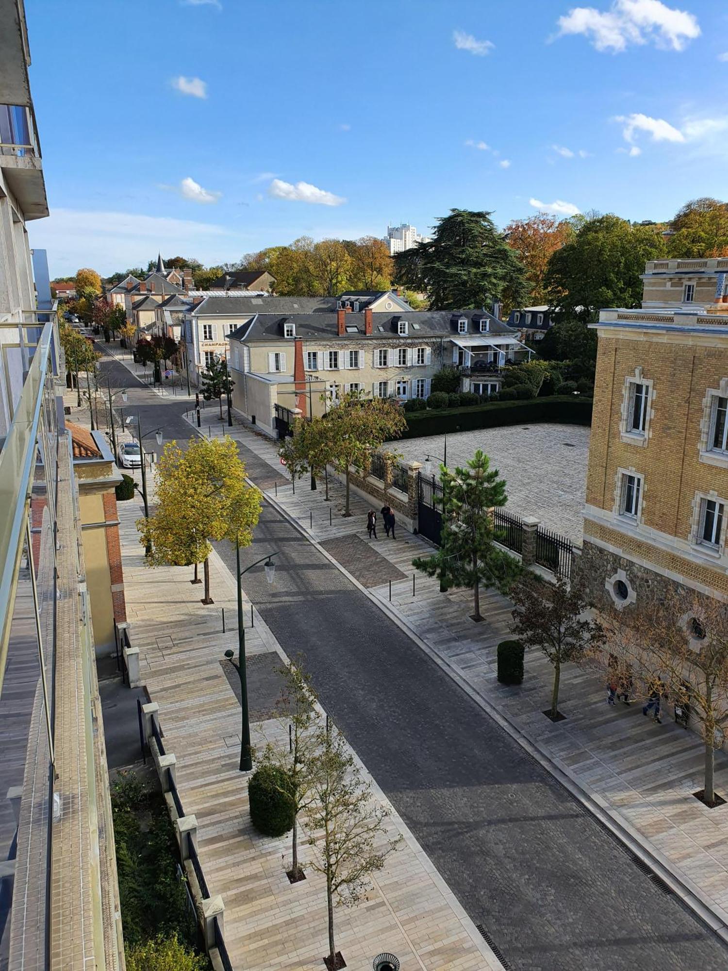 L'Epopee Panoramique - Parking - Avenue De Champagne - Epernay Daire Oda fotoğraf